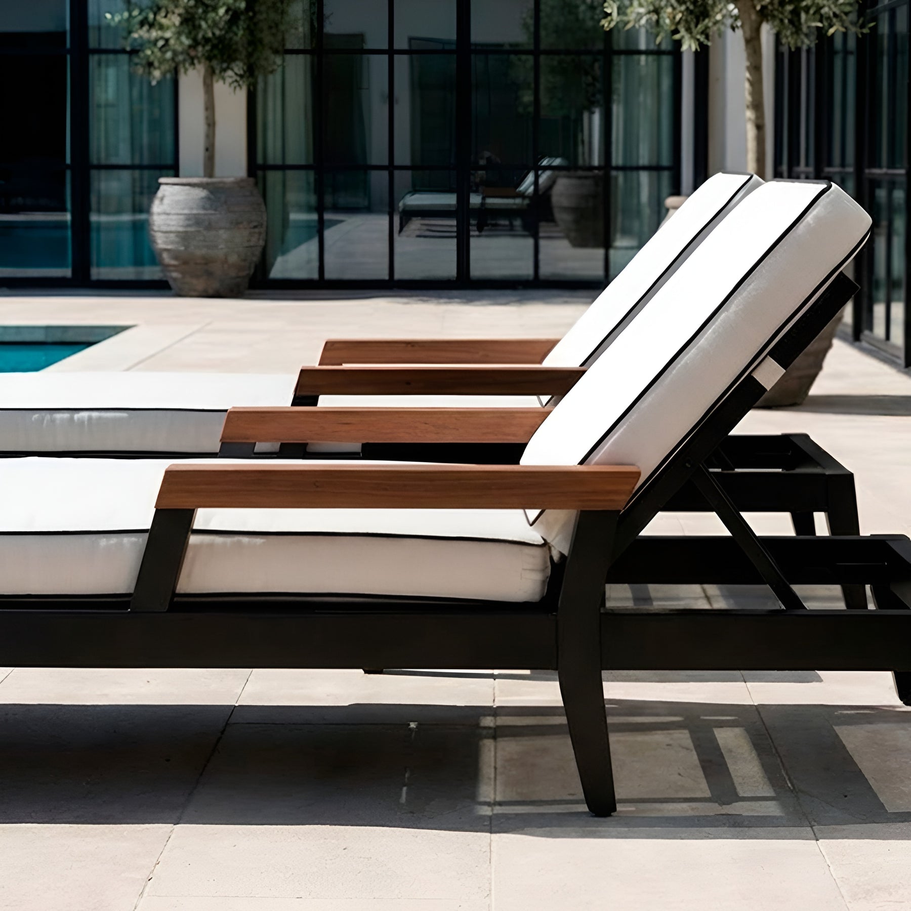 MCM Sun Lounger additional view