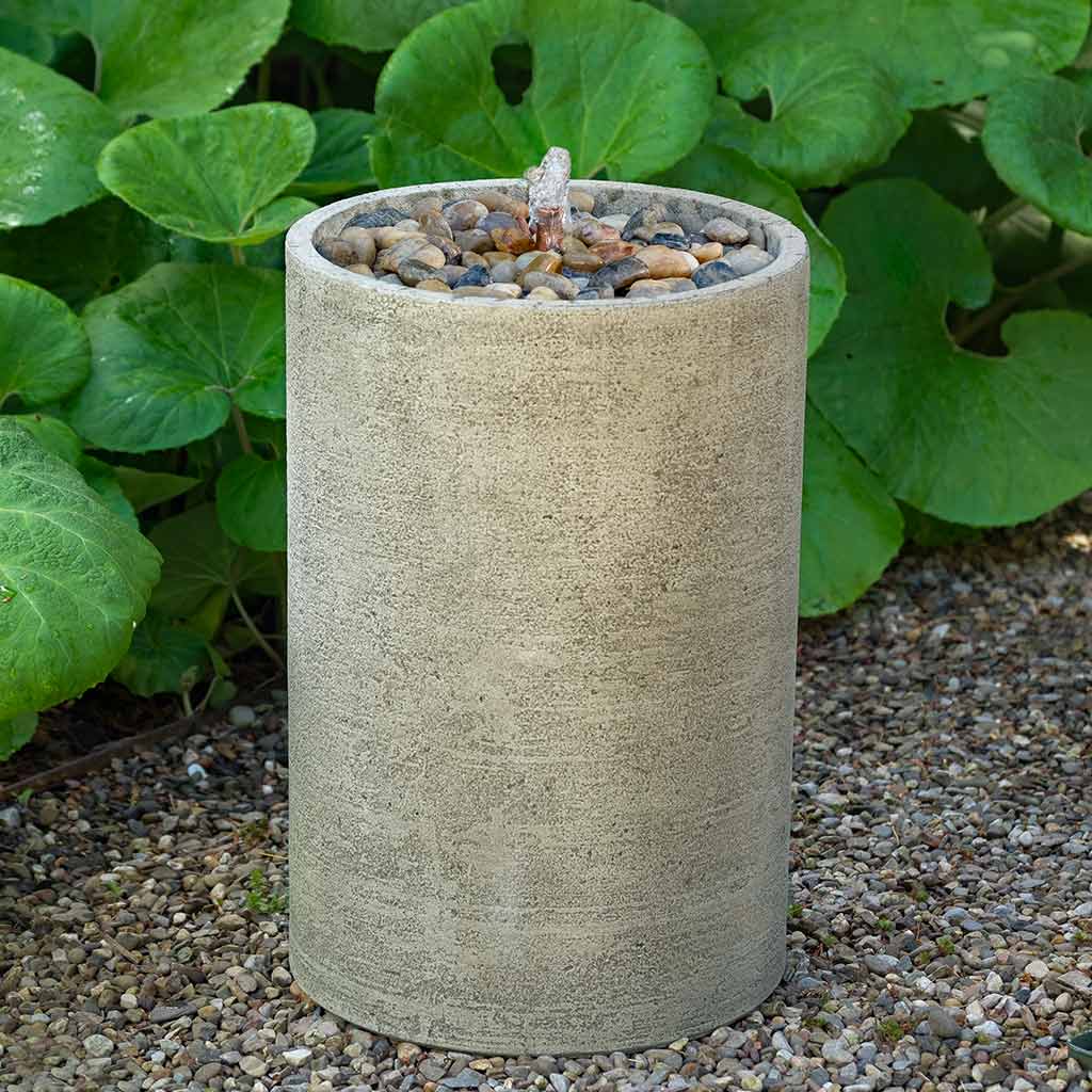 Salinas Pebble Fountain - Tall outdoor fountain