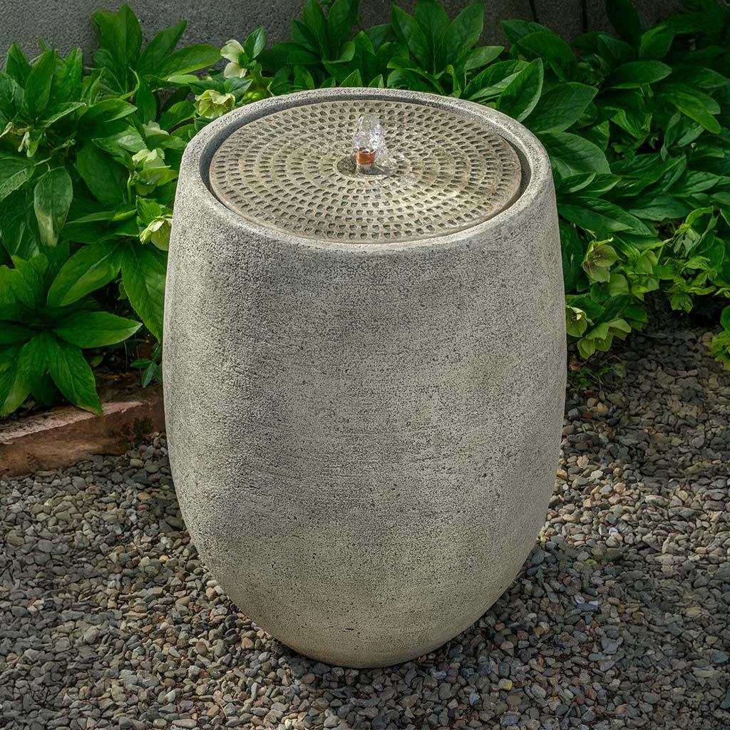 Bebel Cosmos Fountain, Tall outdoor water feature