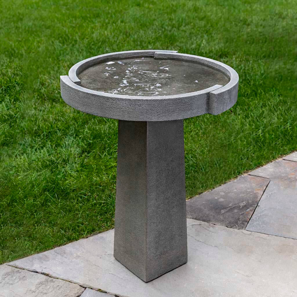 Concept Birdbath in Alpine Stone finish